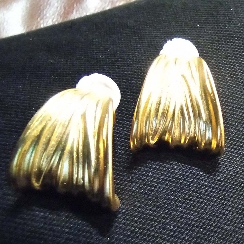 Brushed gold clip-on vintage earrings
